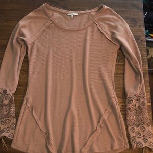 Long sleeve lace detailed top!